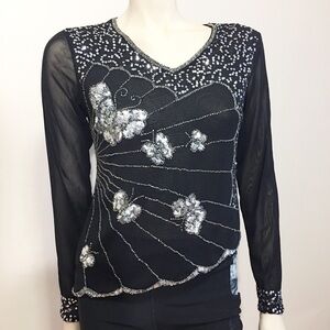 Hua Yi top with sequin beautifully designed.